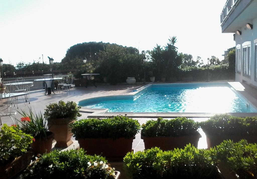Villa Emilia ปอซซุออลี ภายนอก รูปภาพ